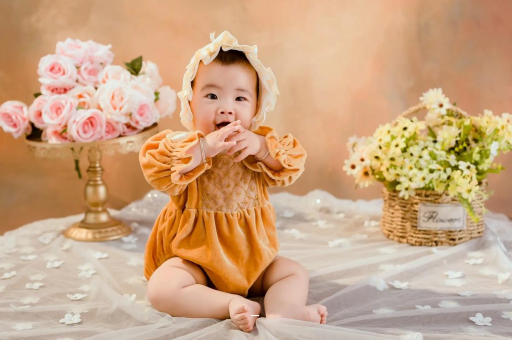 凤城宝宝几个月会转头